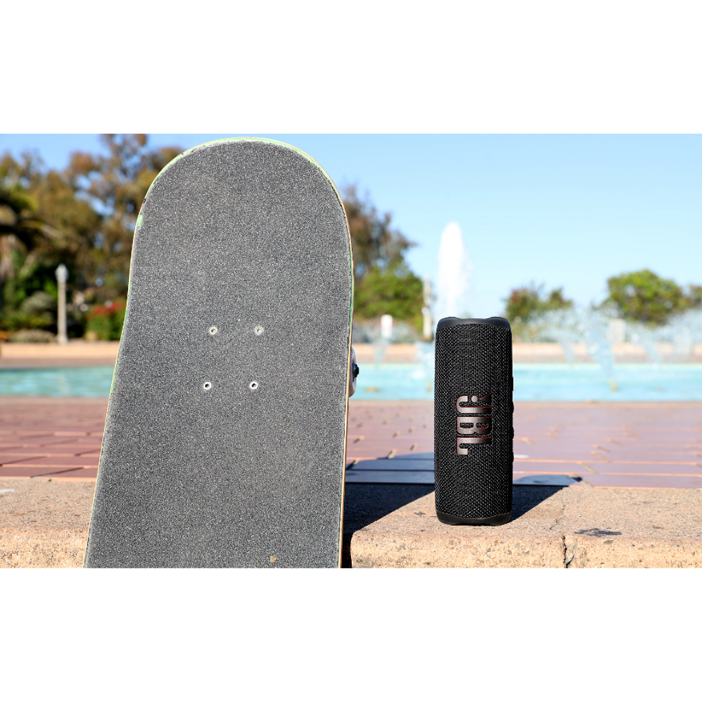 Parlante Portátil JBL Flip 6 - Bluetooth - 30W - Resistente Al Agua - Gris _ Foto